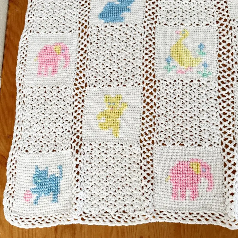 [Vintage] Handmade White Crochet Baby Crib Blanket Animals Rabbit Elephant Ducks